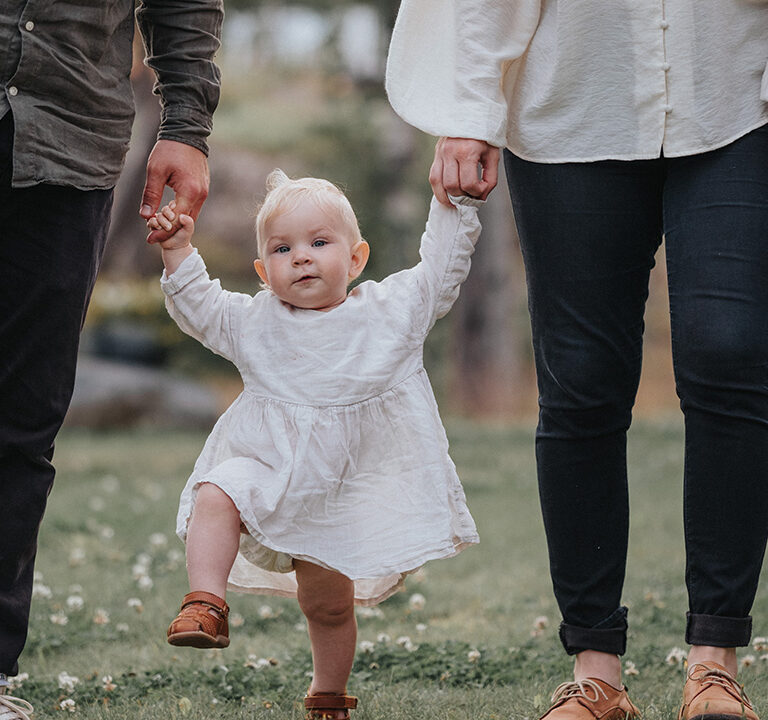 familjefotografering-hedda-hanna-mattias-fotografmissjeni-22